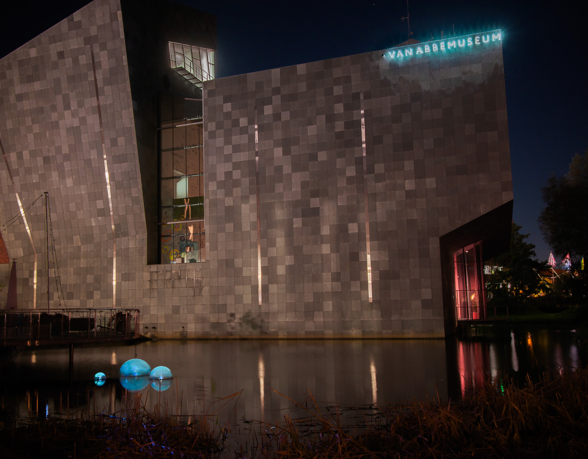 POND-at-Van-Abbemuseum_LR